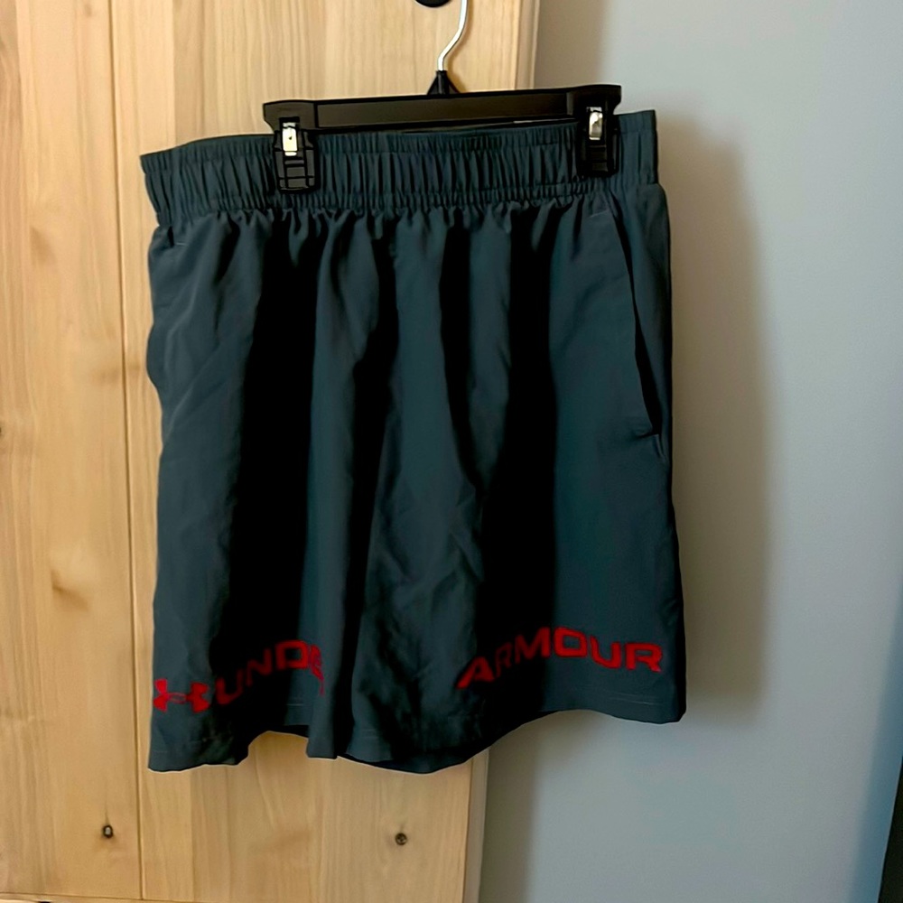 Men’s grey under armour shorts size 9.5